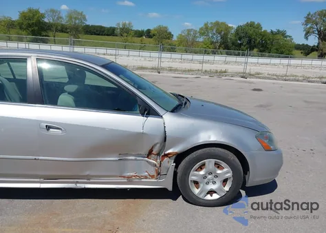 2002 Nissan Altima 2.5 S из США, поврежденный, VIN 1N4AL11DX2C703471